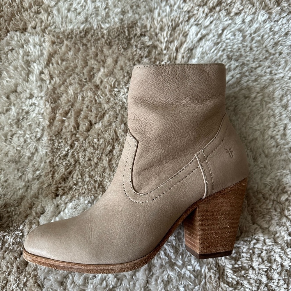 Frye Chelsea Boot